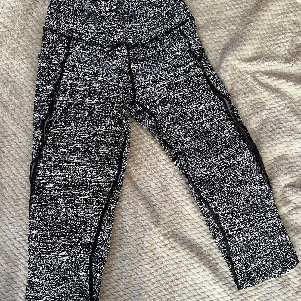 Lululemon crop leggings